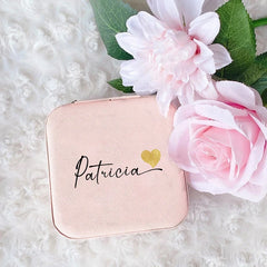 Glamour in a Box: Personalized Jewelry Cases for Special Days!